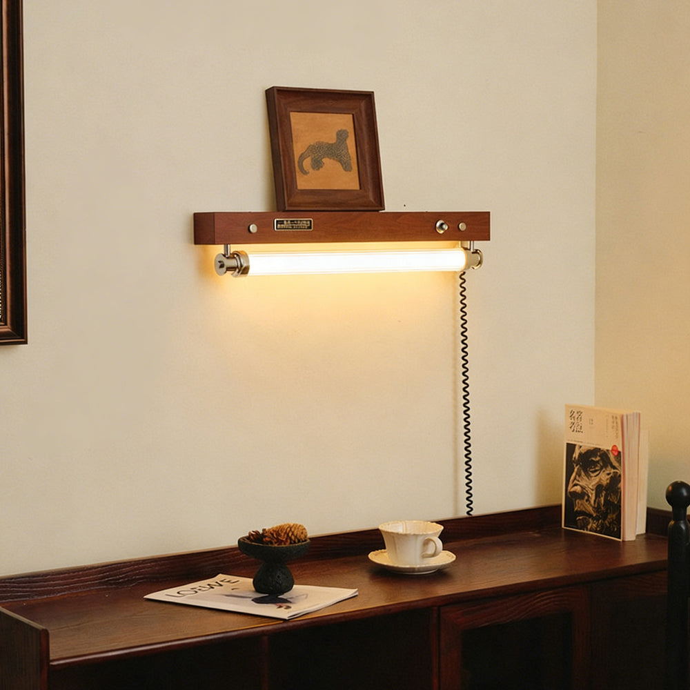 Hopper Plug in Wall Sconce – detail 2