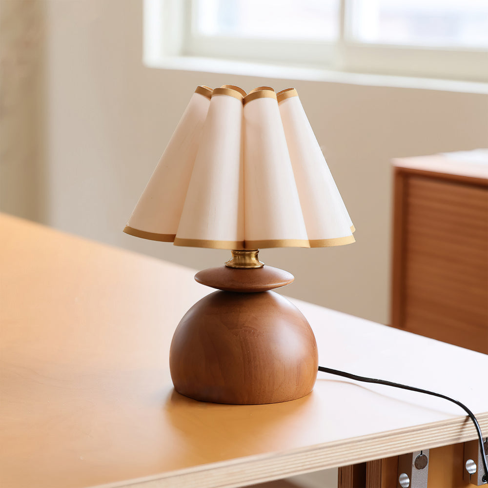 Mabel Pleated Table Lamp – detail 2