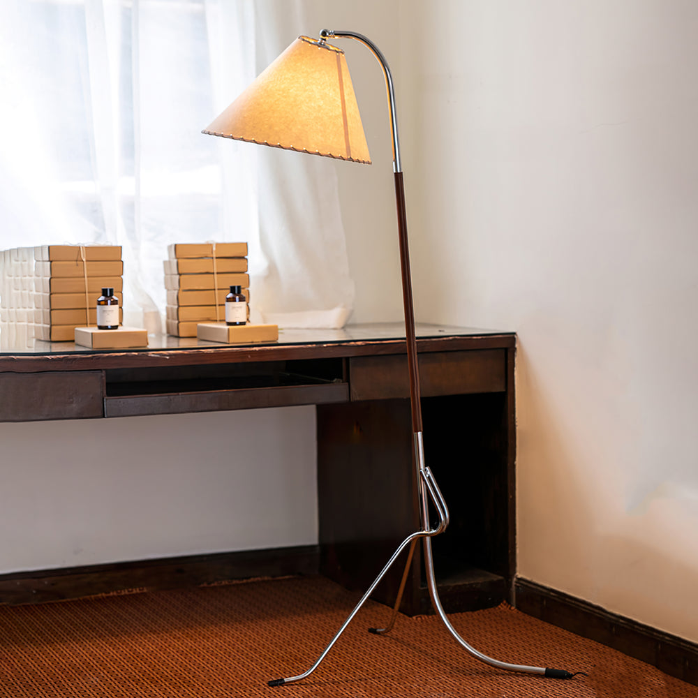 Dornstab Tripod Floor Lamp – detail 2
