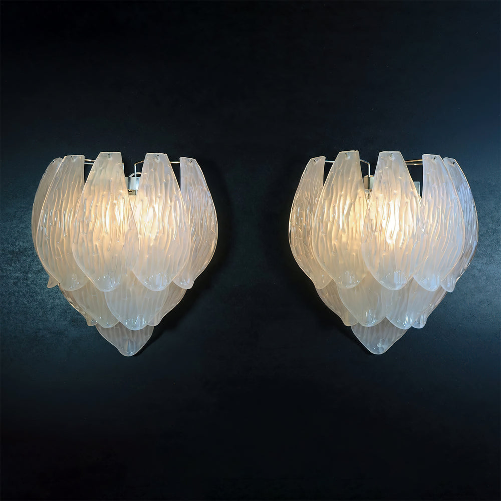 Frosted Petal Wall Light – detail 2