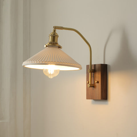 Laura Wood Wall Lamp – detail 12