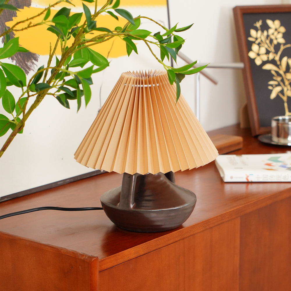 Navia Pleated Table Lamp – detail 2