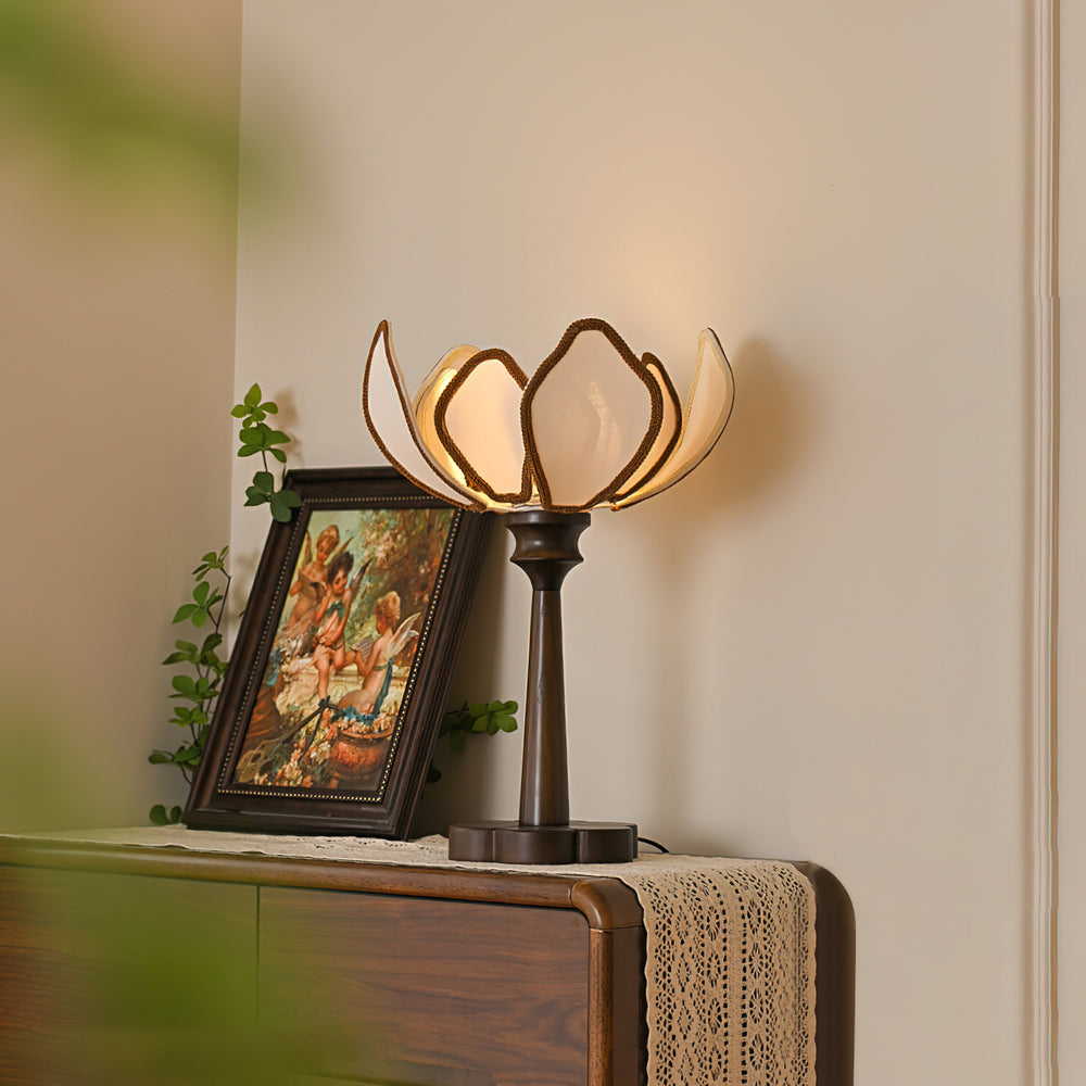 Pauline Table Lamp – detail 2