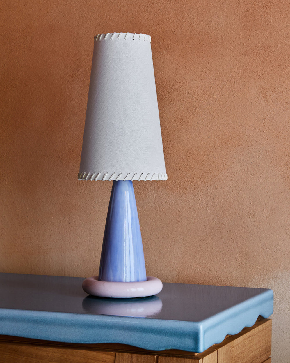 Continuous Ribbed Ribbon Desk Lamp Dekorfine