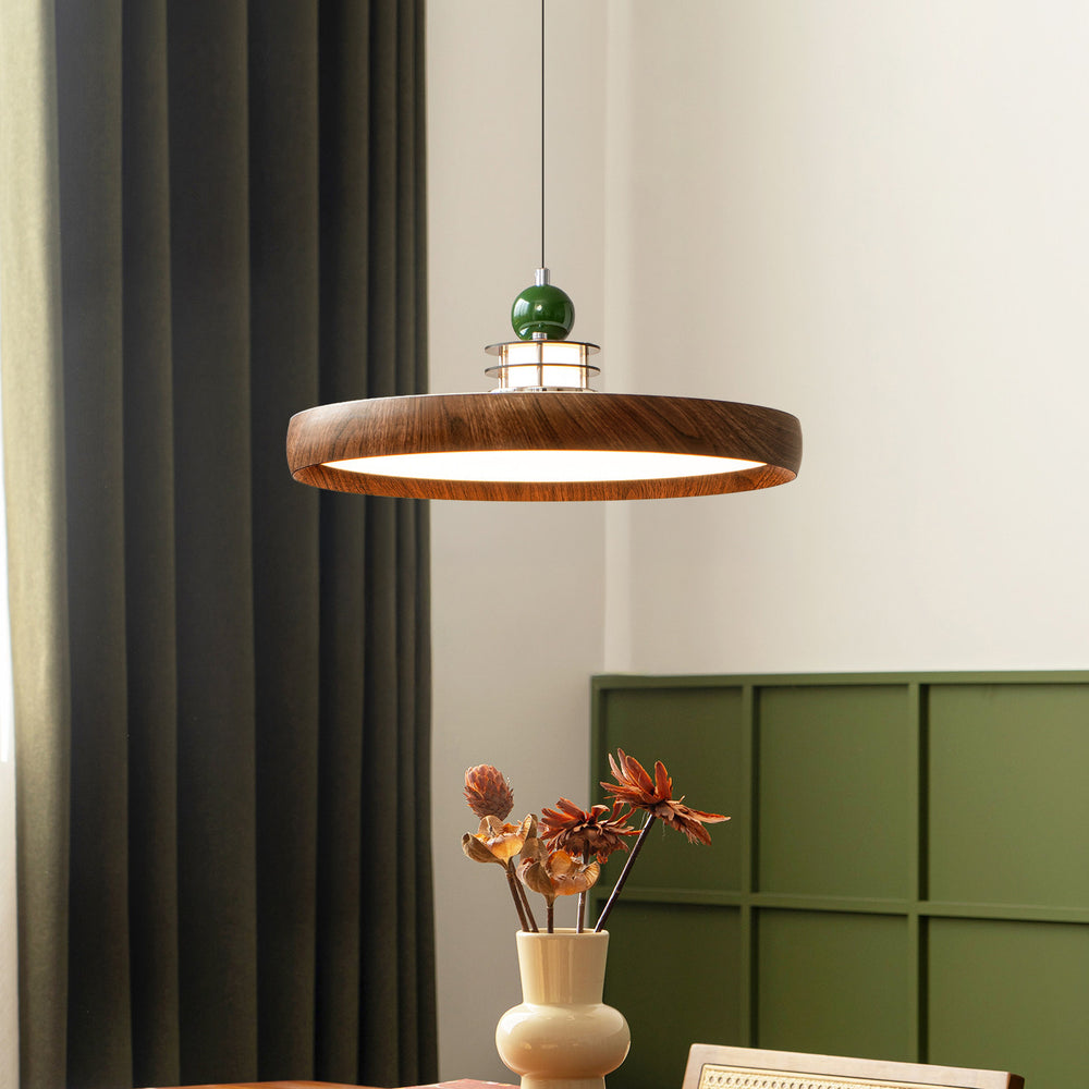 Sia Scalloped Saucer Pendant Light – detail 2
