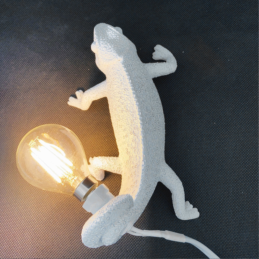 Chameleon Wall Lamp – detail 2