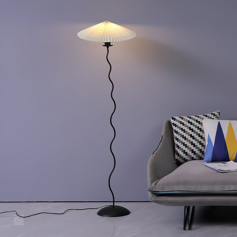 Wiggly Pleated Floor Lamp – detail 2